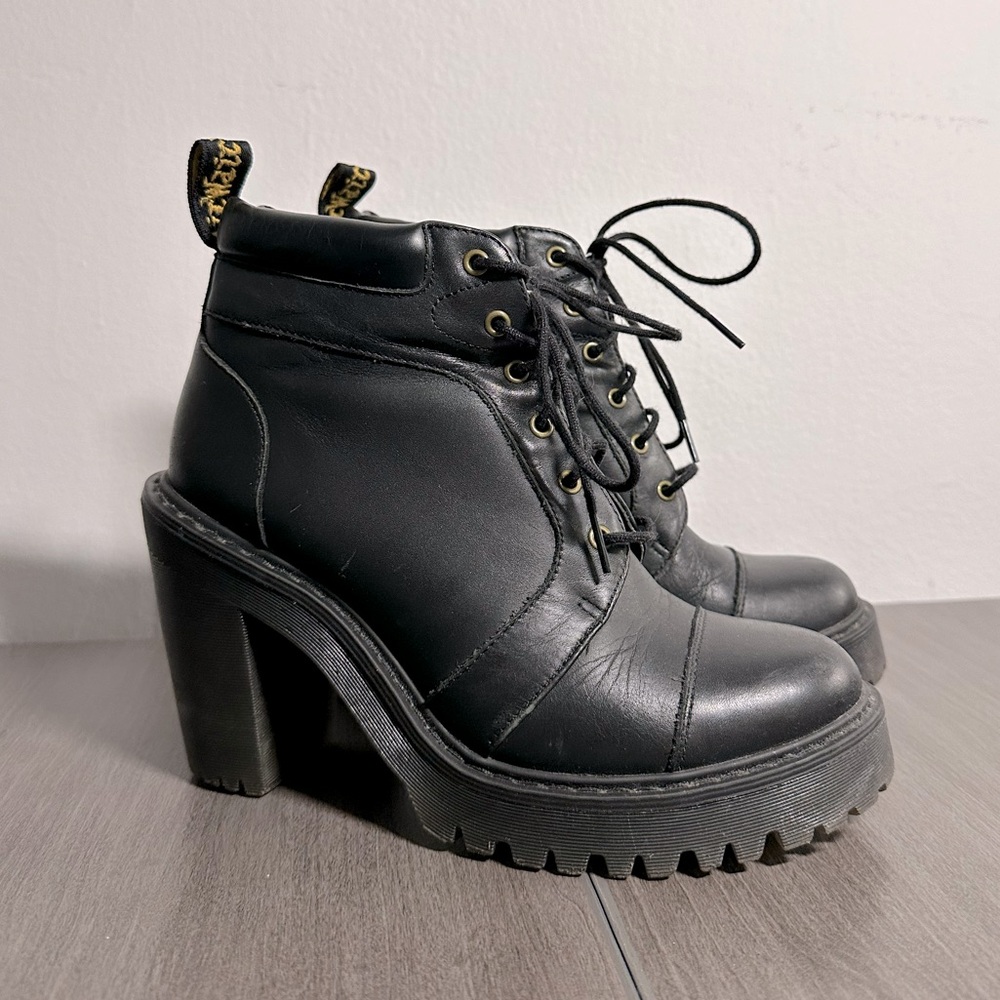 Dr. Martens AVERIL WOMEN'S LEATHER HEELED ANKLE BOOTS
